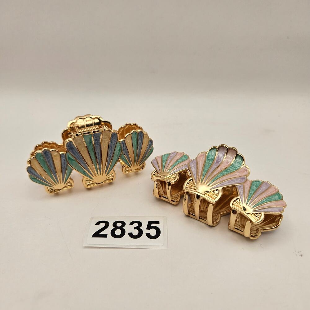 LOT OF 2 - VINTAGE STYLE SEA SHELL HAIR CLAW CLIPS PASTEL ENAMEL GOLD TONE NWOT